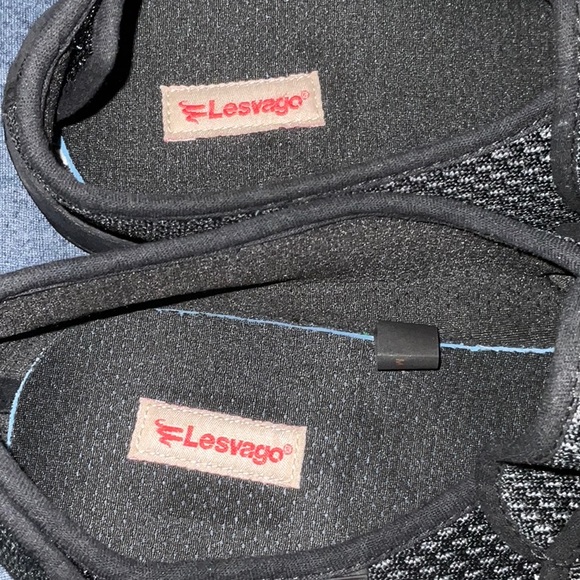 LESVAGO Extra Width Breathable Mesh Fabric Memory Foam Adjustable Slippers - Picture 2 of 3